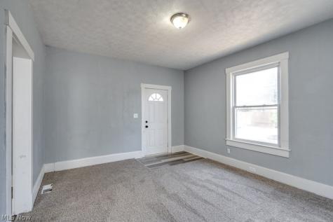 327 Schrock Place SW Massillon OH 44647