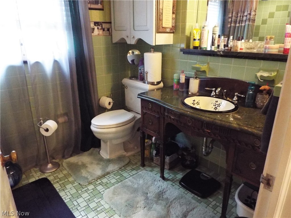 27101 Parkwood Drive Euclid OH 44132