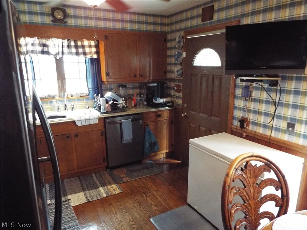 27101 Parkwood Drive Euclid OH 44132