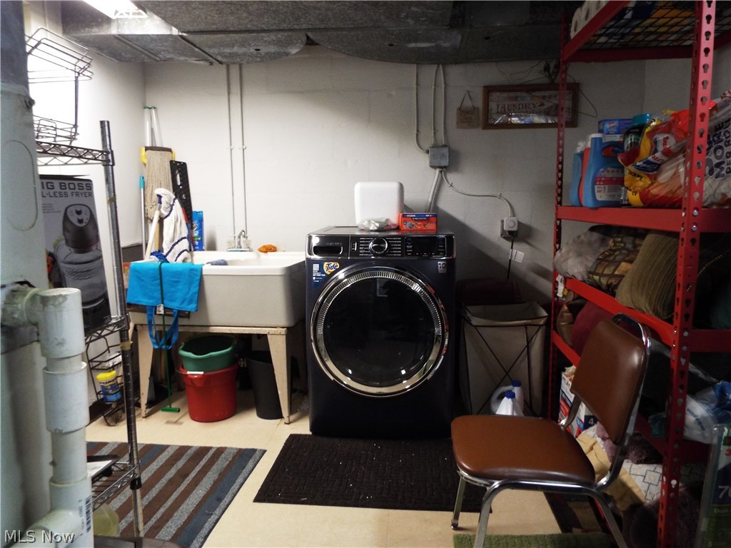 27101 Parkwood Drive Euclid OH 44132