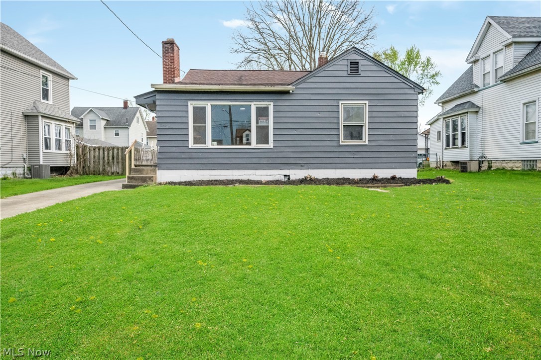 34 Helen Avenue Niles OH 44446