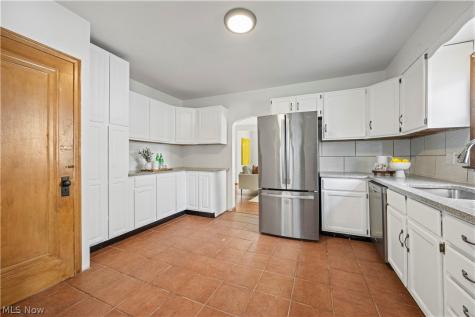 34 Helen Avenue Niles OH 44446