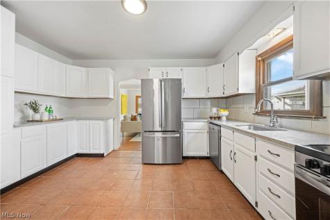 34 Helen Avenue Niles OH 44446