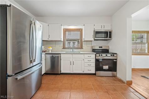 34 Helen Avenue Niles OH 44446