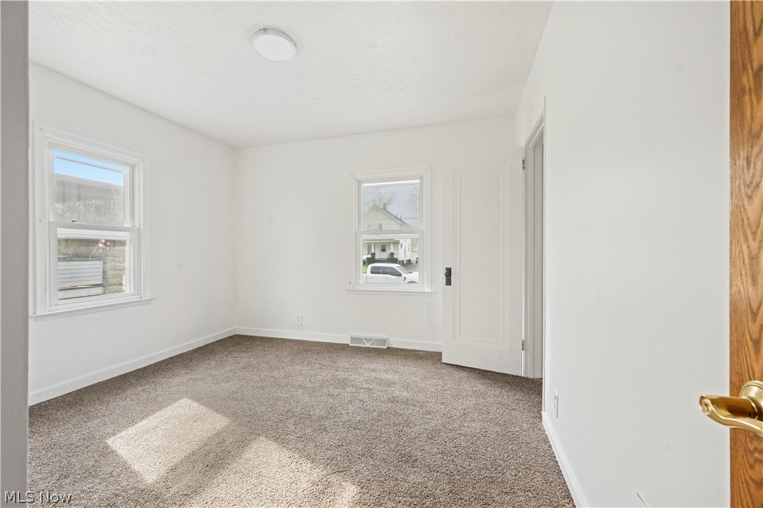 34 Helen Avenue Niles OH 44446