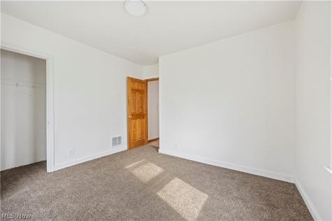 34 Helen Avenue Niles OH 44446