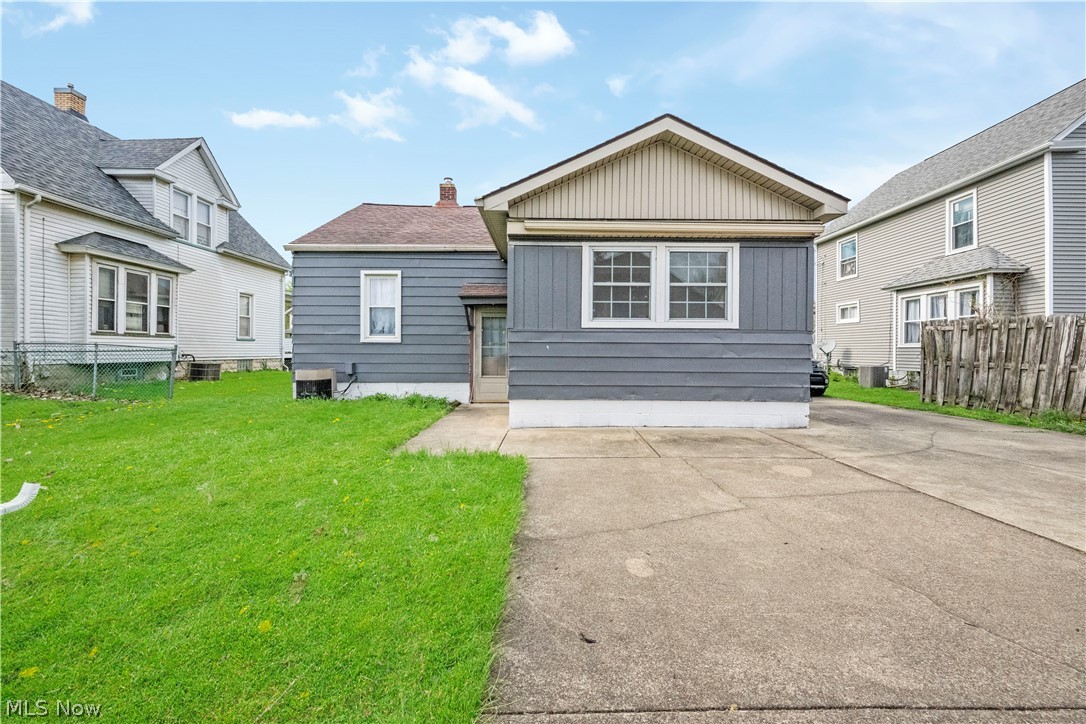 34 Helen Avenue Niles OH 44446