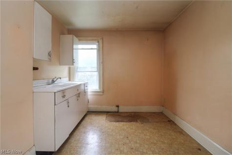 3910 Mahoning Avenue Youngstown OH 44515