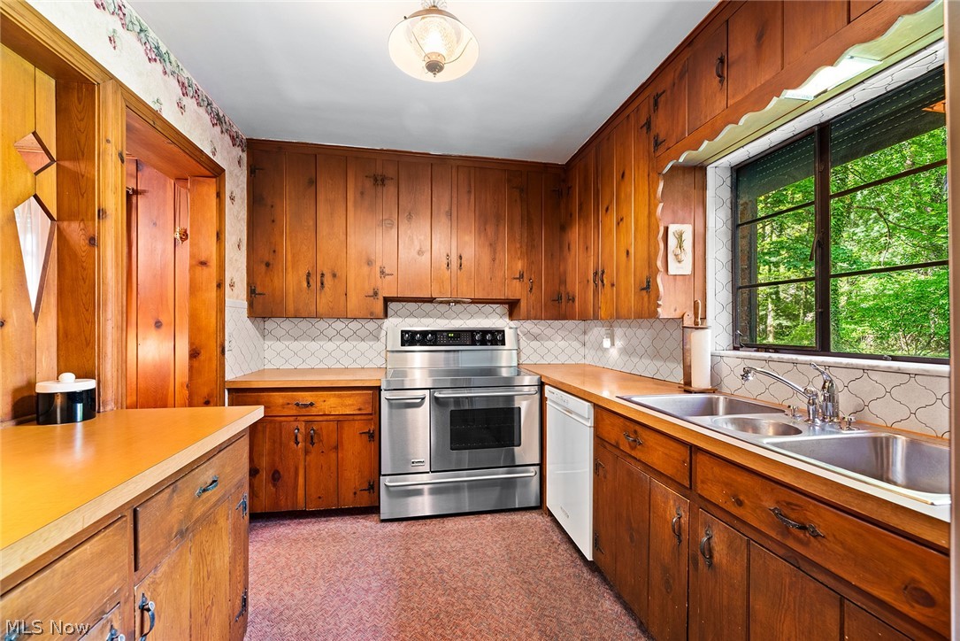 110 White Pond Drive Akron OH 44313