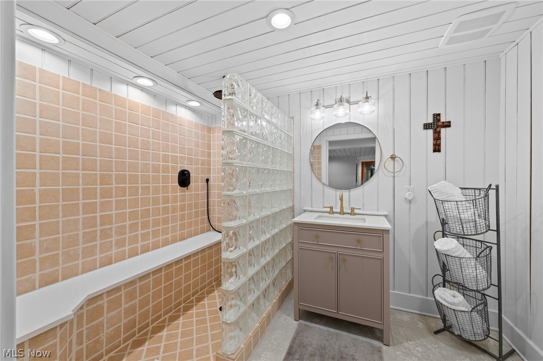 15511 Russell Road Chagrin Falls OH 44022