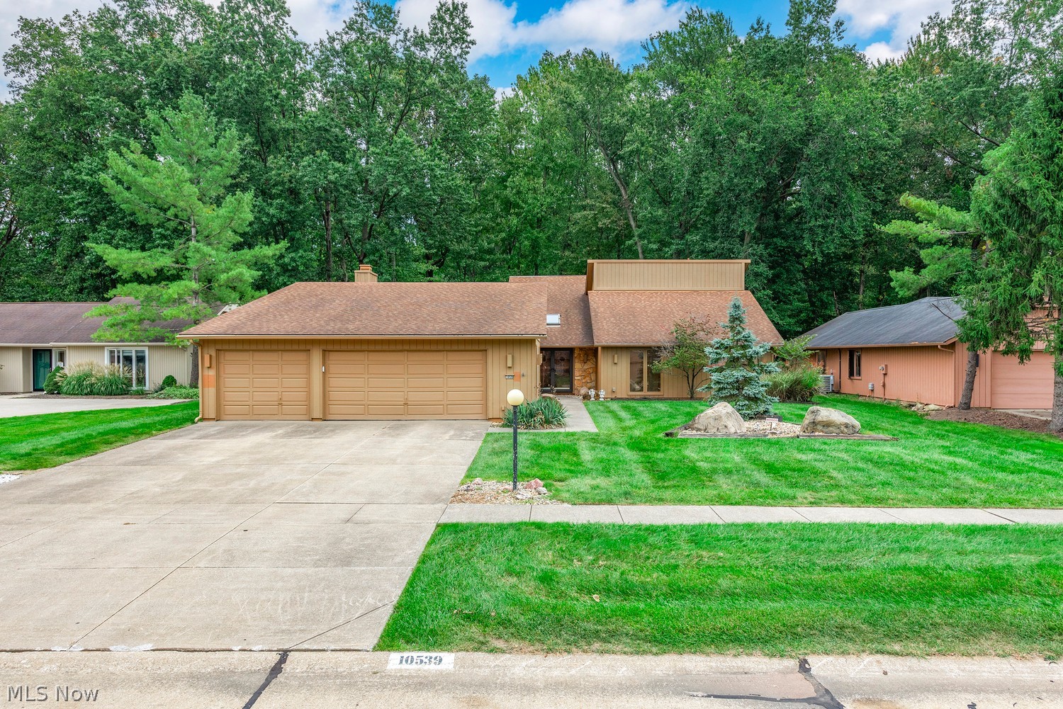 Strongsville OH, 10539 Shale Brook Way