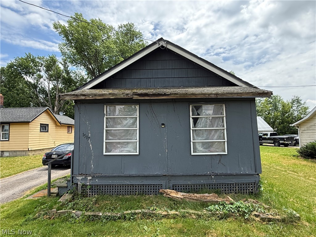 1517 Francis Avenue SE Warren OH 44484