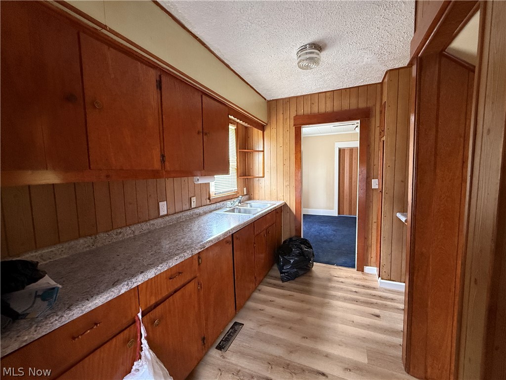 1517 Francis Avenue SE Warren OH 44484