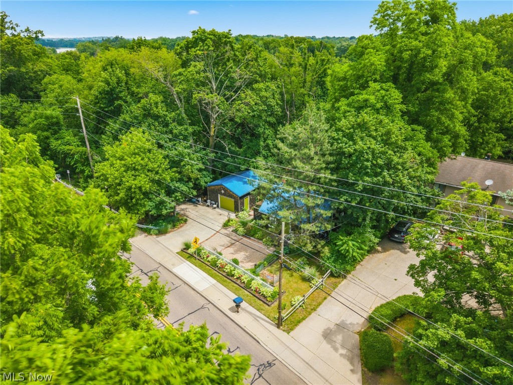 619 Portage Lakes Drive Akron OH 44319