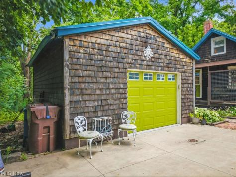 619 Portage Lakes Drive Akron OH 44319