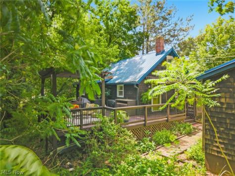 619 Portage Lakes Drive Akron OH 44319