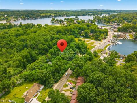 619 Portage Lakes Drive Akron OH 44319