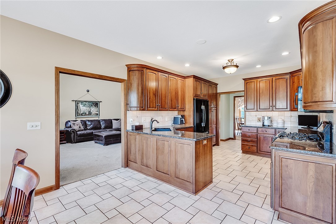 7004 Southberry Hill Canfield OH 44406