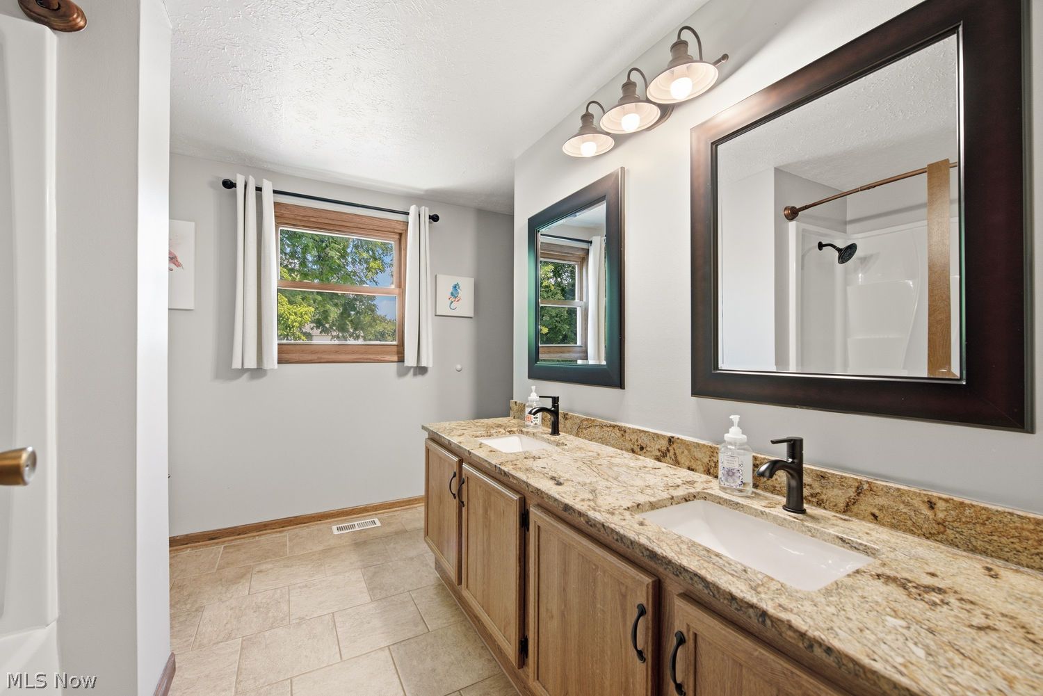 794 Glencairn Lane Brunswick OH 44212