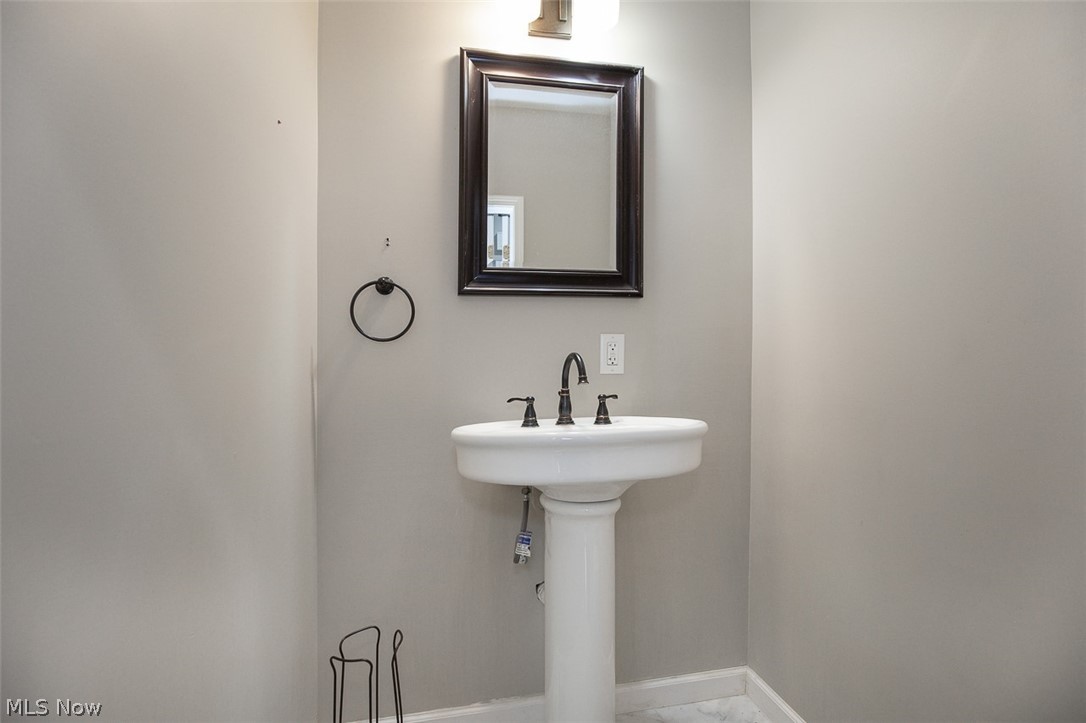 9338 Liberty Road Twinsburg OH 44087
