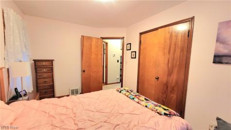 11807 Hastings Road Garfield Heights OH 44125