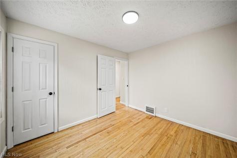 3983 E 176th Street Cleveland OH 44128