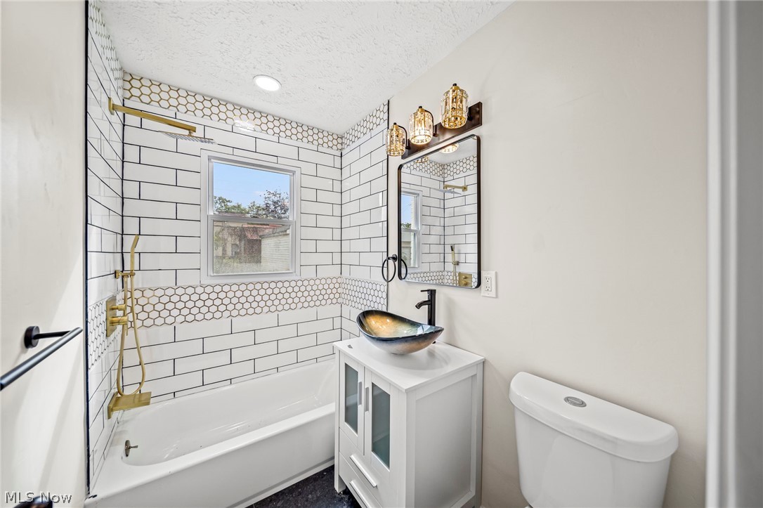 3983 E 176th Street Cleveland OH 44128