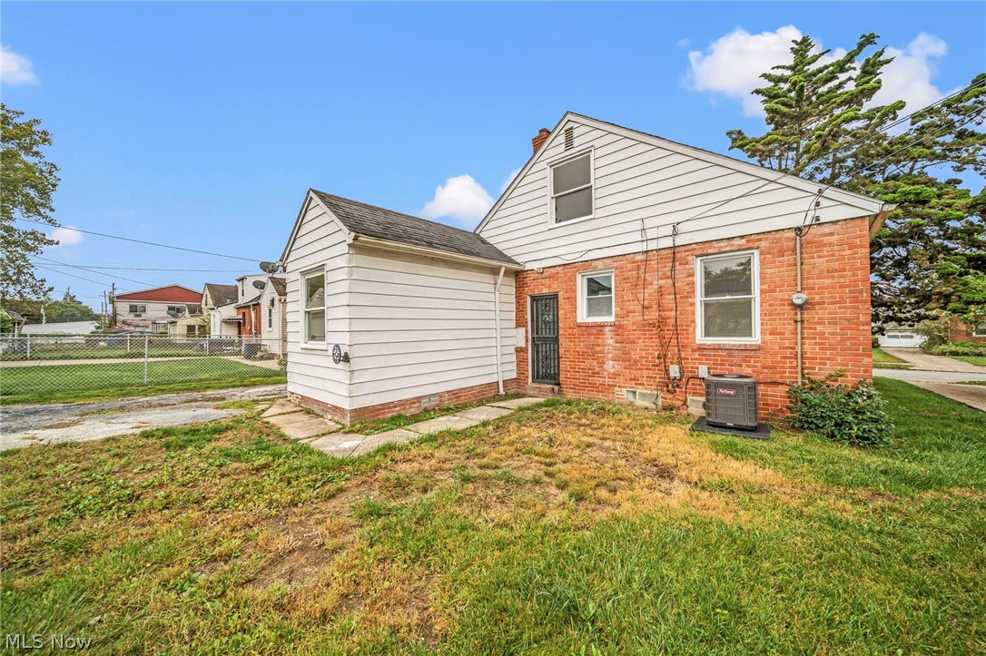 3983 E 176th Street Cleveland OH 44128