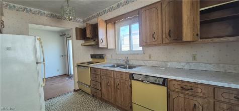 3908 Kenmore Avenue Parma OH 44134