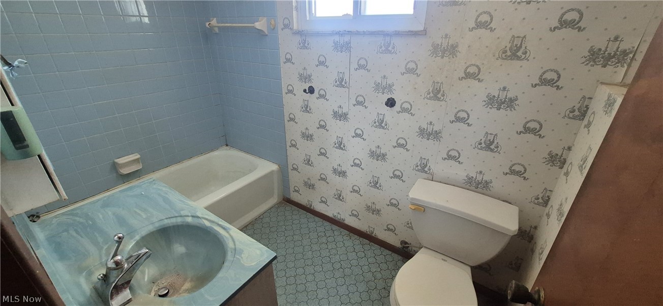 3908 Kenmore Avenue Parma OH 44134