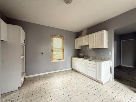 6721 Hough Avenue Cleveland OH 44103