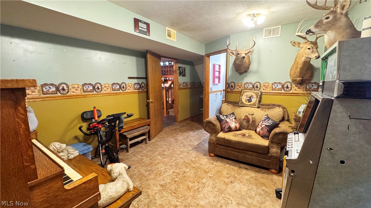 25 Oak Drive Dillonvale OH 43917