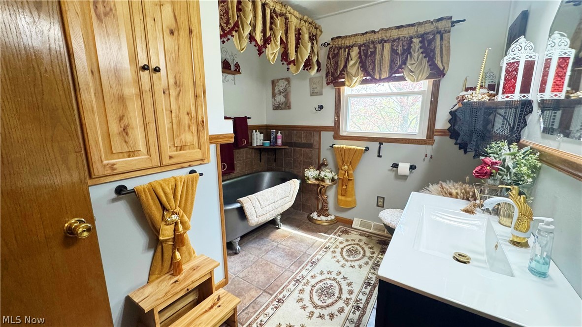 25 Oak Drive Dillonvale OH 43917
