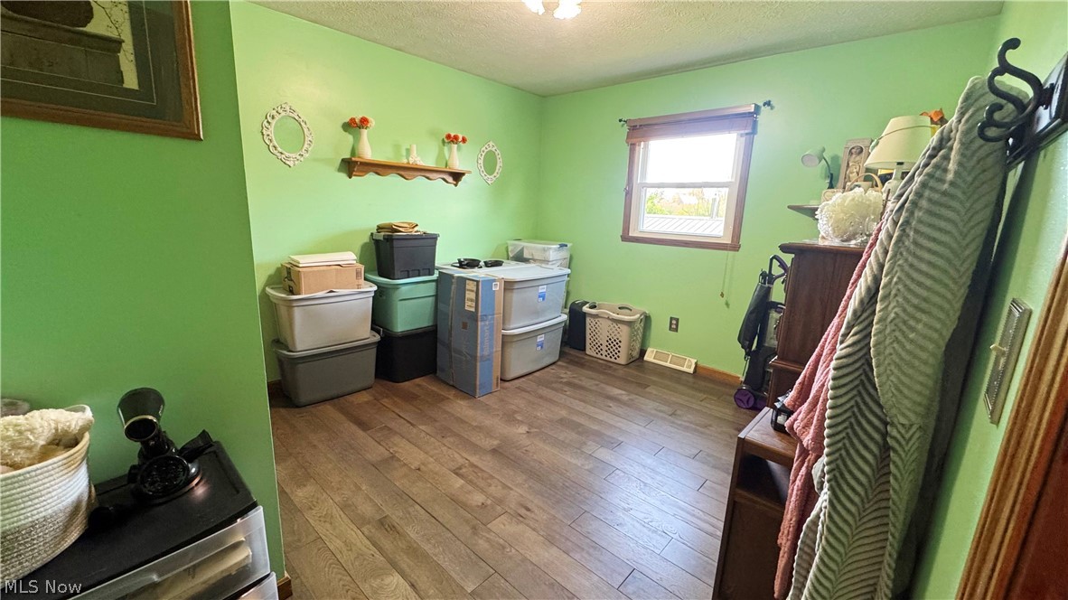 25 Oak Drive Dillonvale OH 43917
