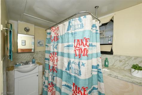 4049 Marvin Avenue Cleveland OH 44109
