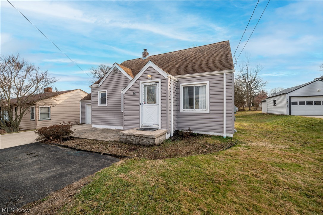60 Renee Drive Struthers OH 44471