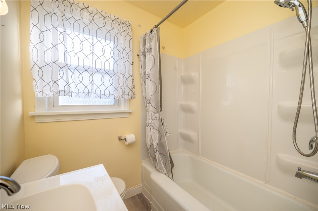 60 Renee Drive Struthers OH 44471