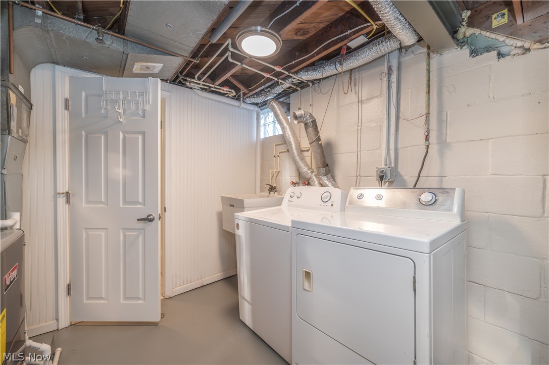 60 Renee Drive Struthers OH 44471
