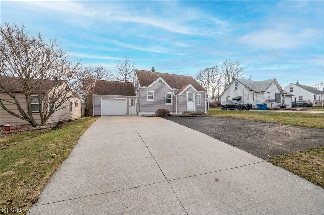 60 Renee Drive Struthers OH 44471