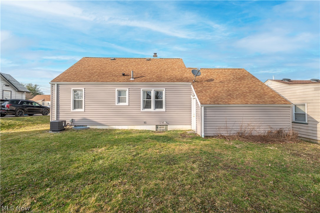 60 Renee Drive Struthers OH 44471