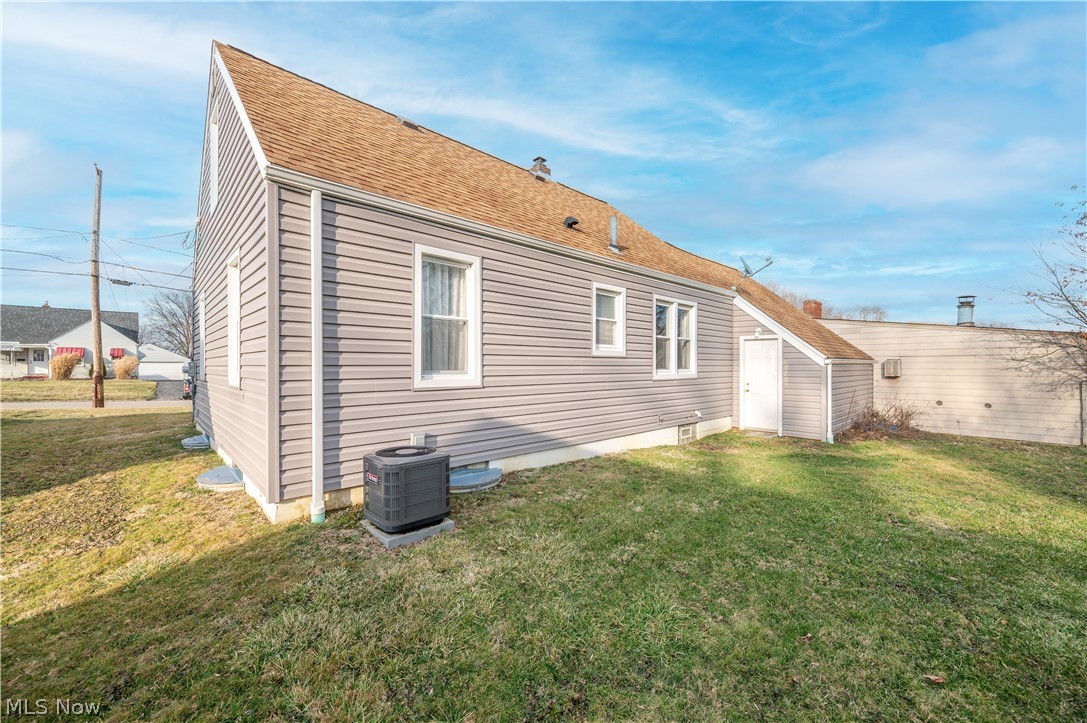 60 Renee Drive Struthers OH 44471