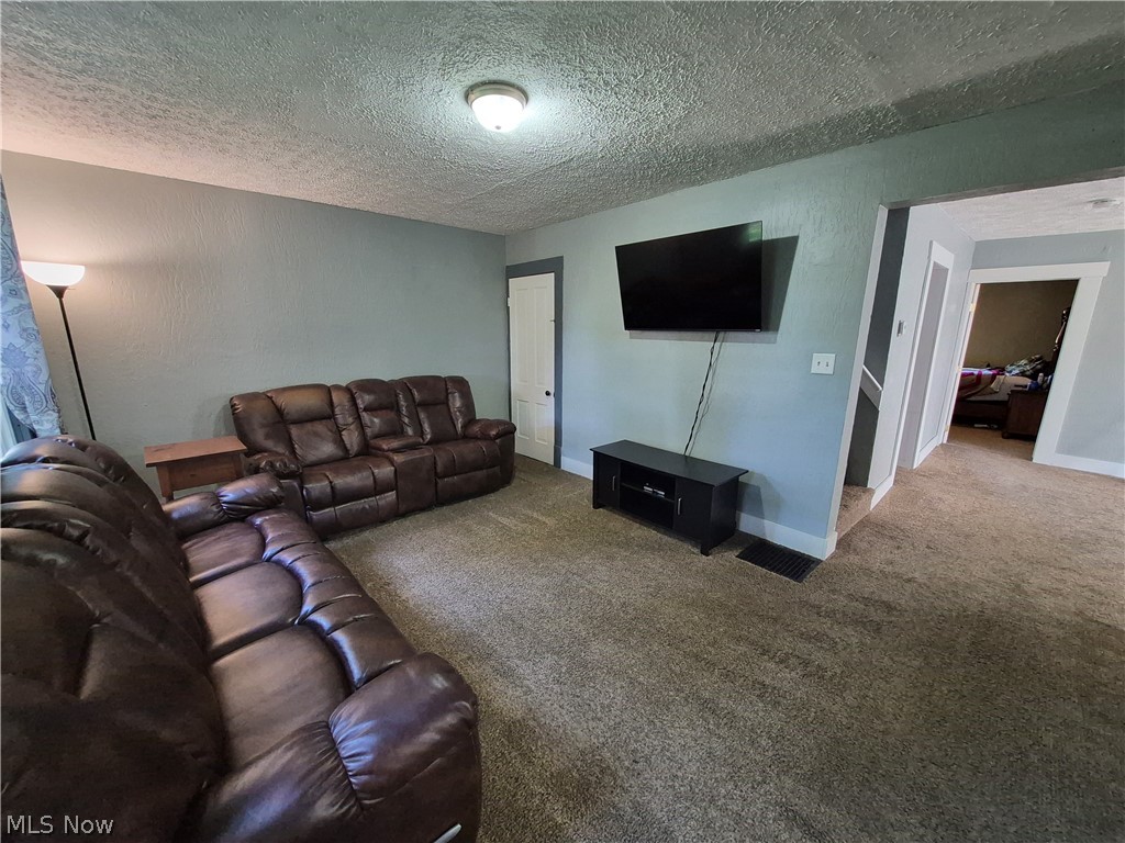 1029 E Main Street Coshocton OH 43812