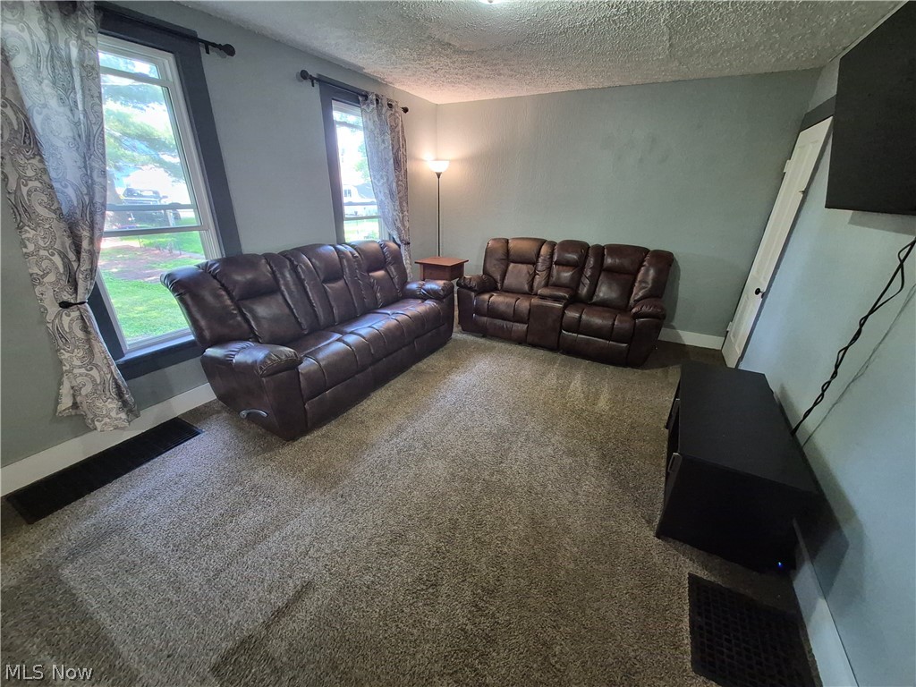 1029 E Main Street Coshocton OH 43812