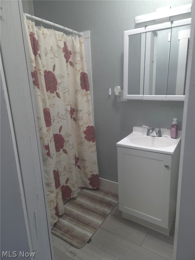 1029 E Main Street Coshocton OH 43812
