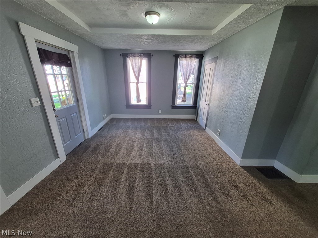1029 E Main Street Coshocton OH 43812