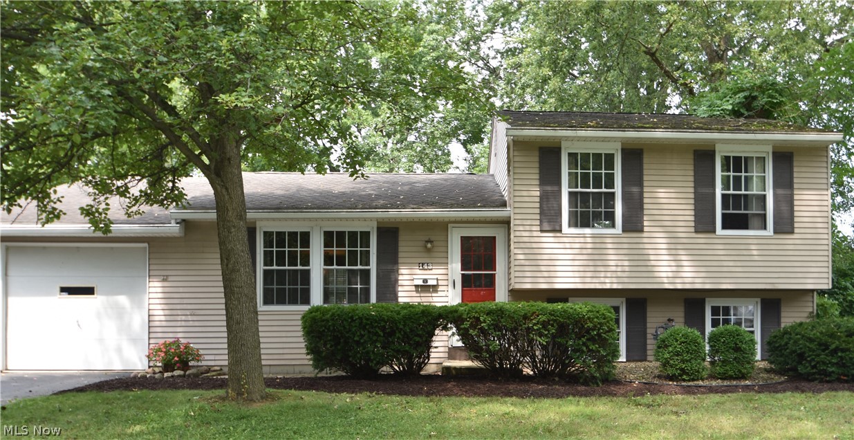 143 Camrose Drive Niles OH 44446