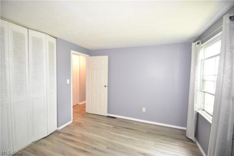 143 Camrose Drive Niles OH 44446