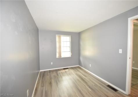 143 Camrose Drive Niles OH 44446