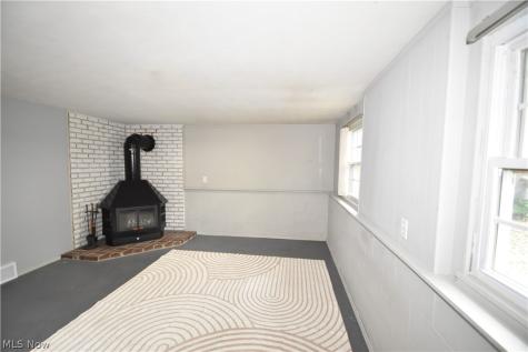 143 Camrose Drive Niles OH 44446