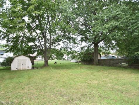 143 Camrose Drive Niles OH 44446